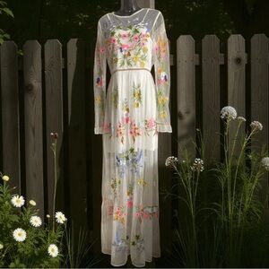Elegant Floral Embroidered Long Sleeve Dress